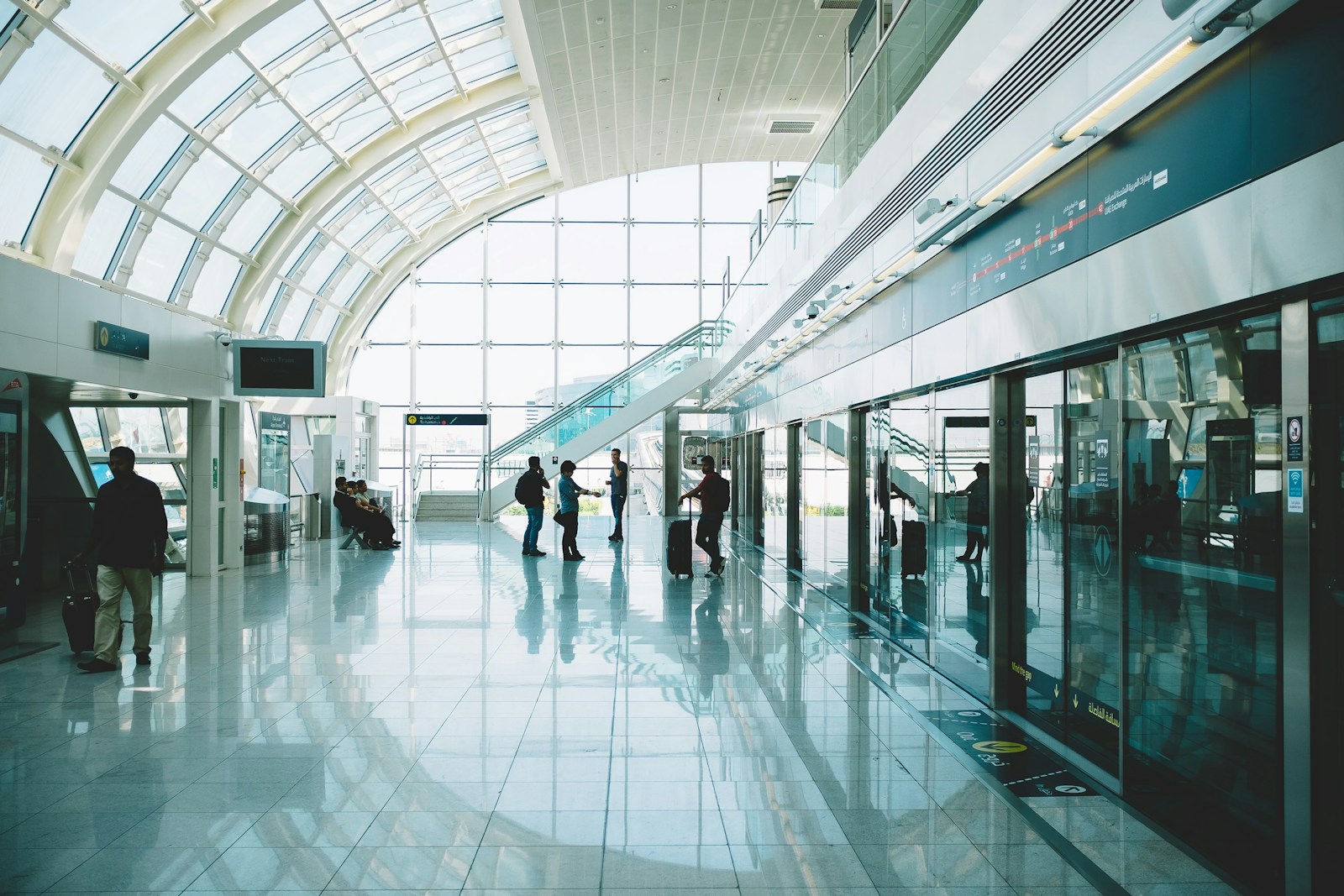 Hub airport terminal