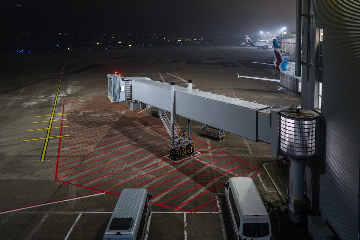 Airport gate bridge — multi-agency coordination in crisis operations